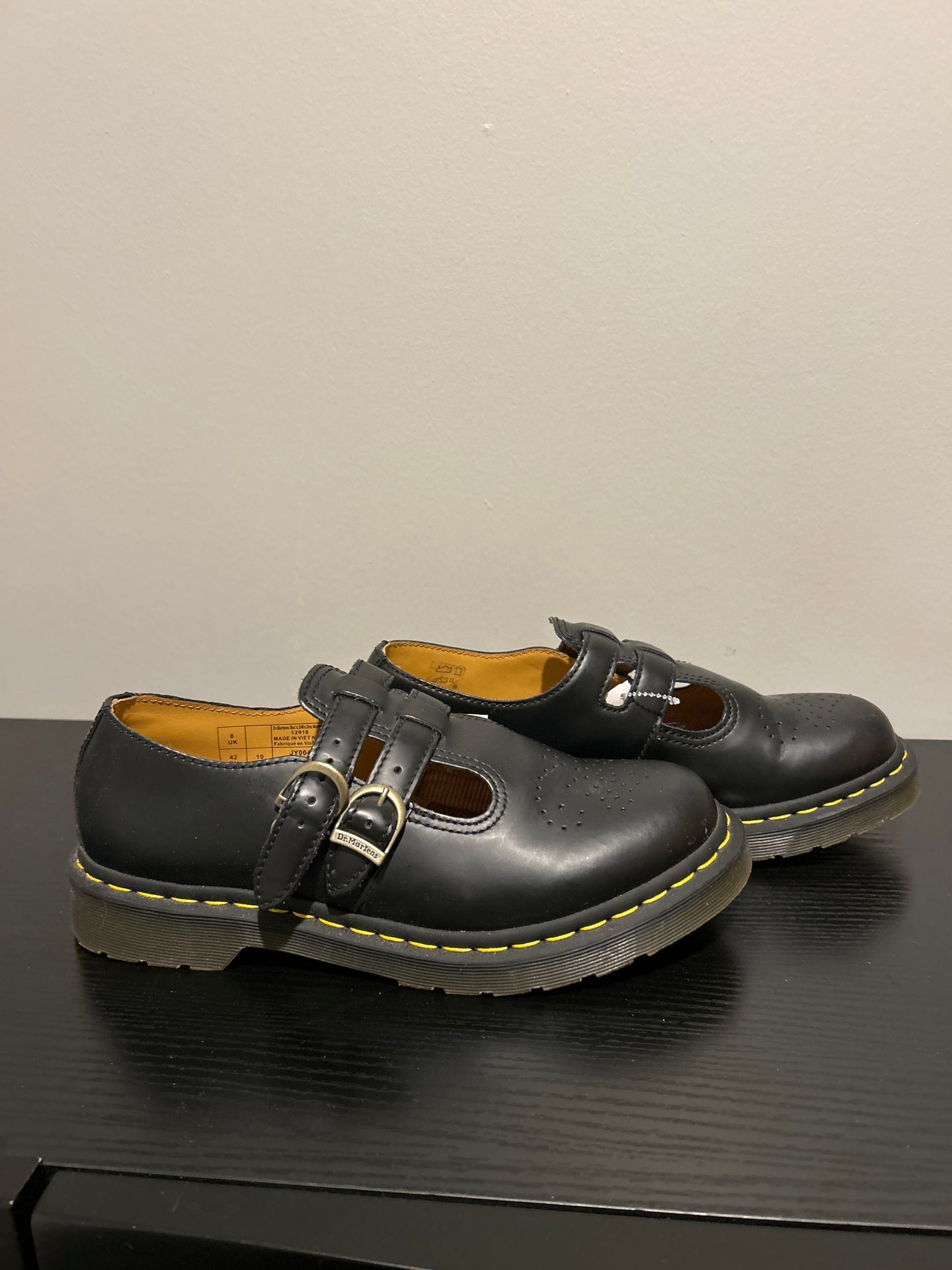 Shoes Flats By Dr Martens In Black, Size: 10