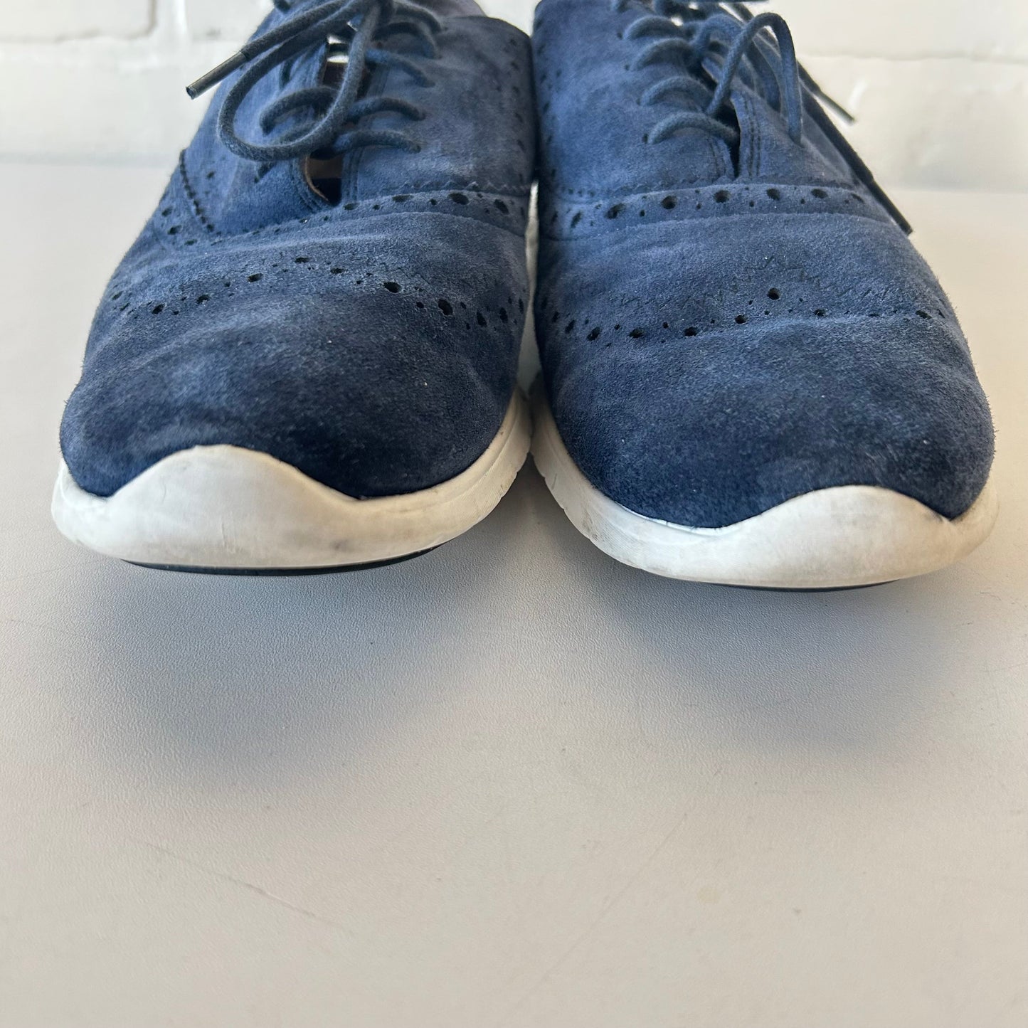 Shoes Sneakers By Clothes Mentor In Blue, Size: 9.5