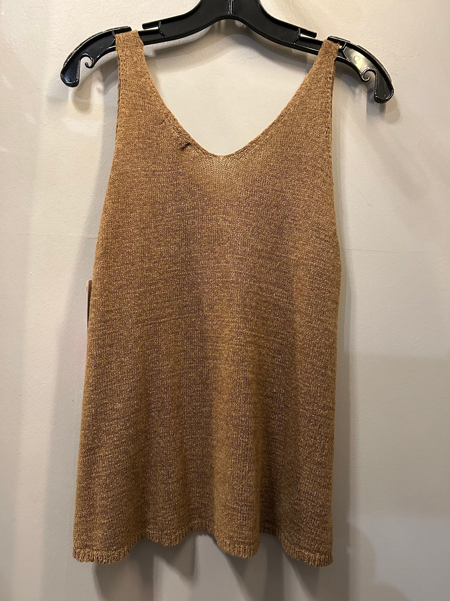 Top Sleeveless By Blu Pepper In Tan, Size: M