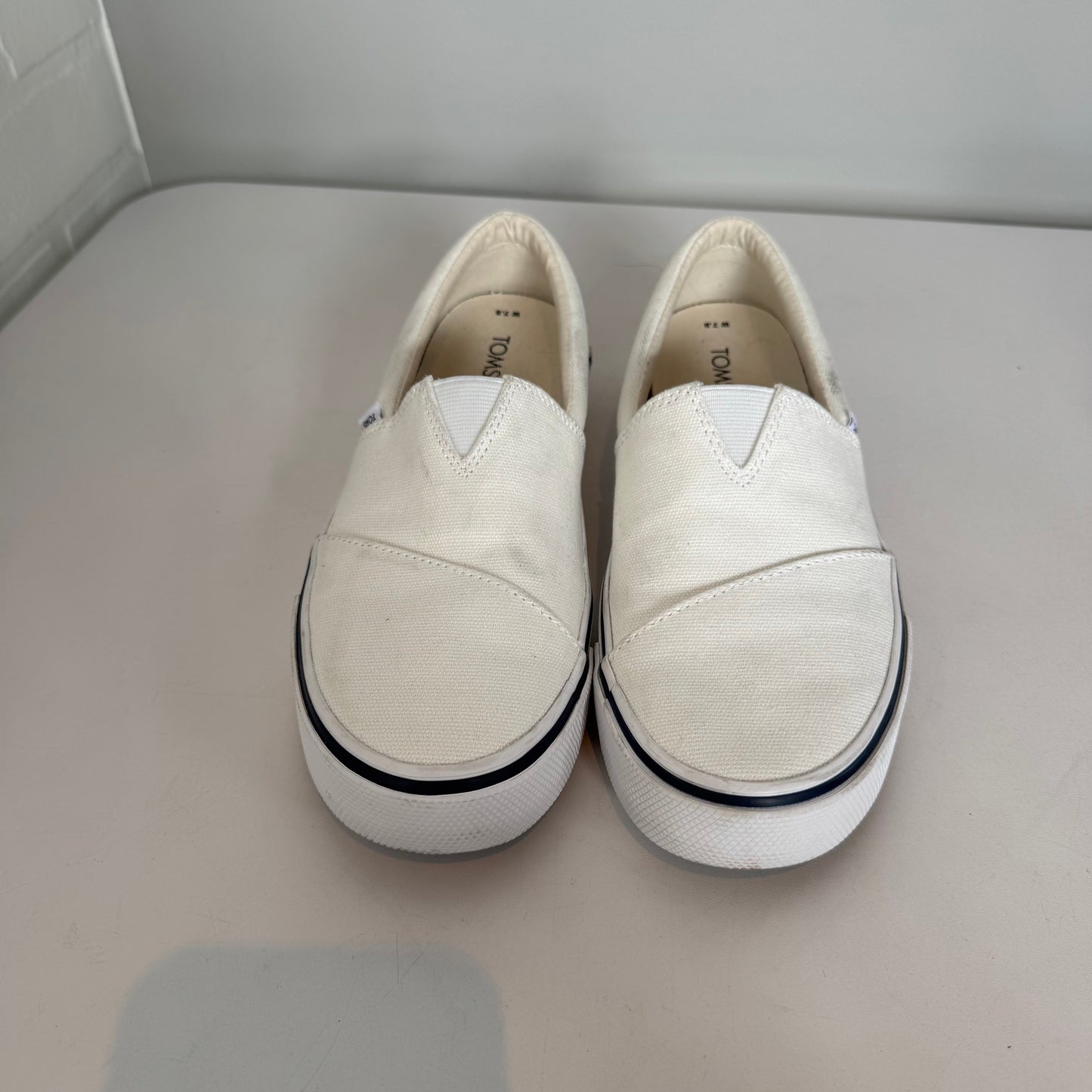 Shoes Sneakers By Toms In White, Size: 7.5