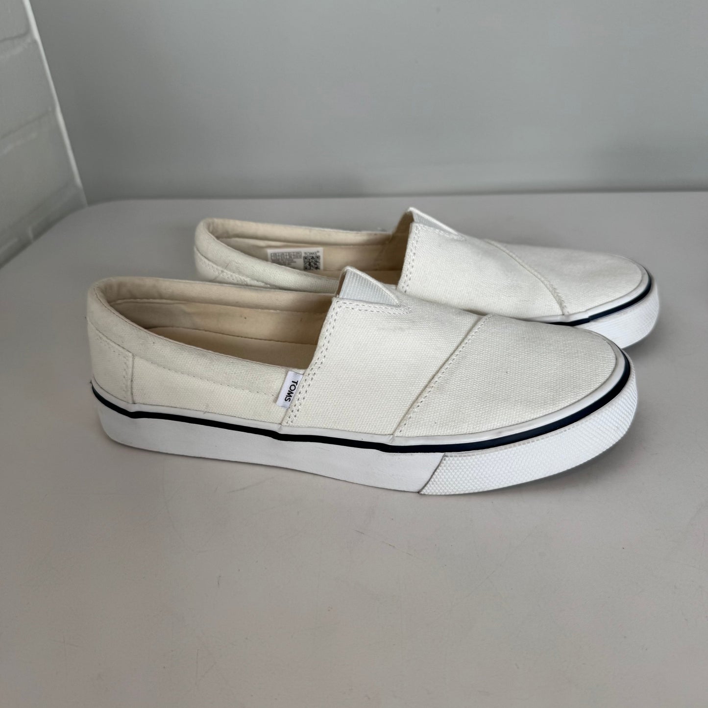 Shoes Sneakers By Toms In White, Size: 7.5