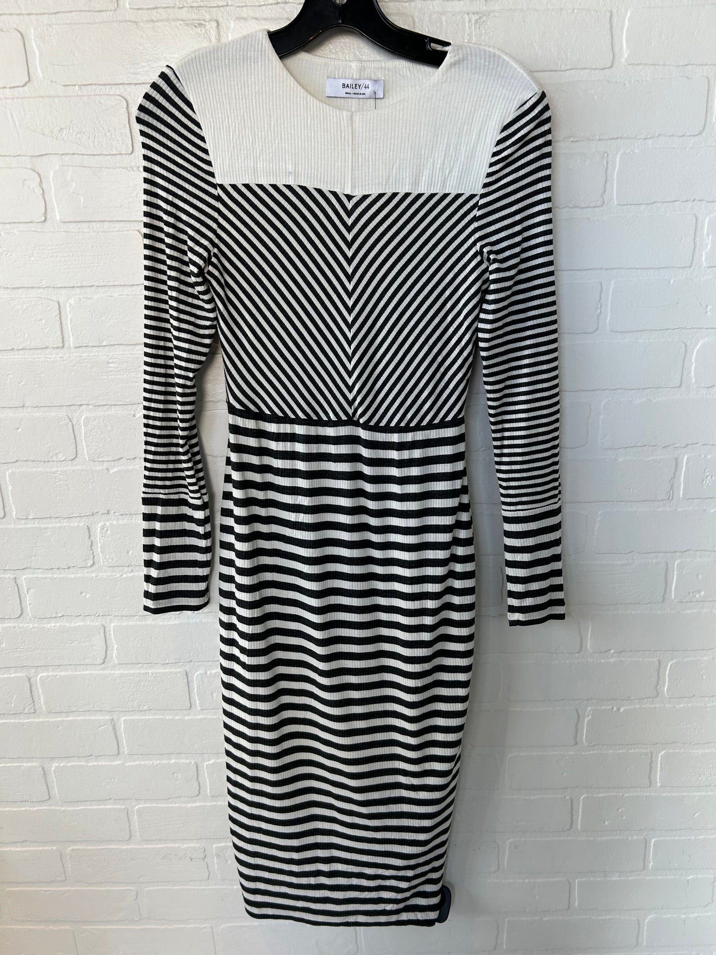 Dress Casual Midi By Bailey 44 In Grey & White, Size: S