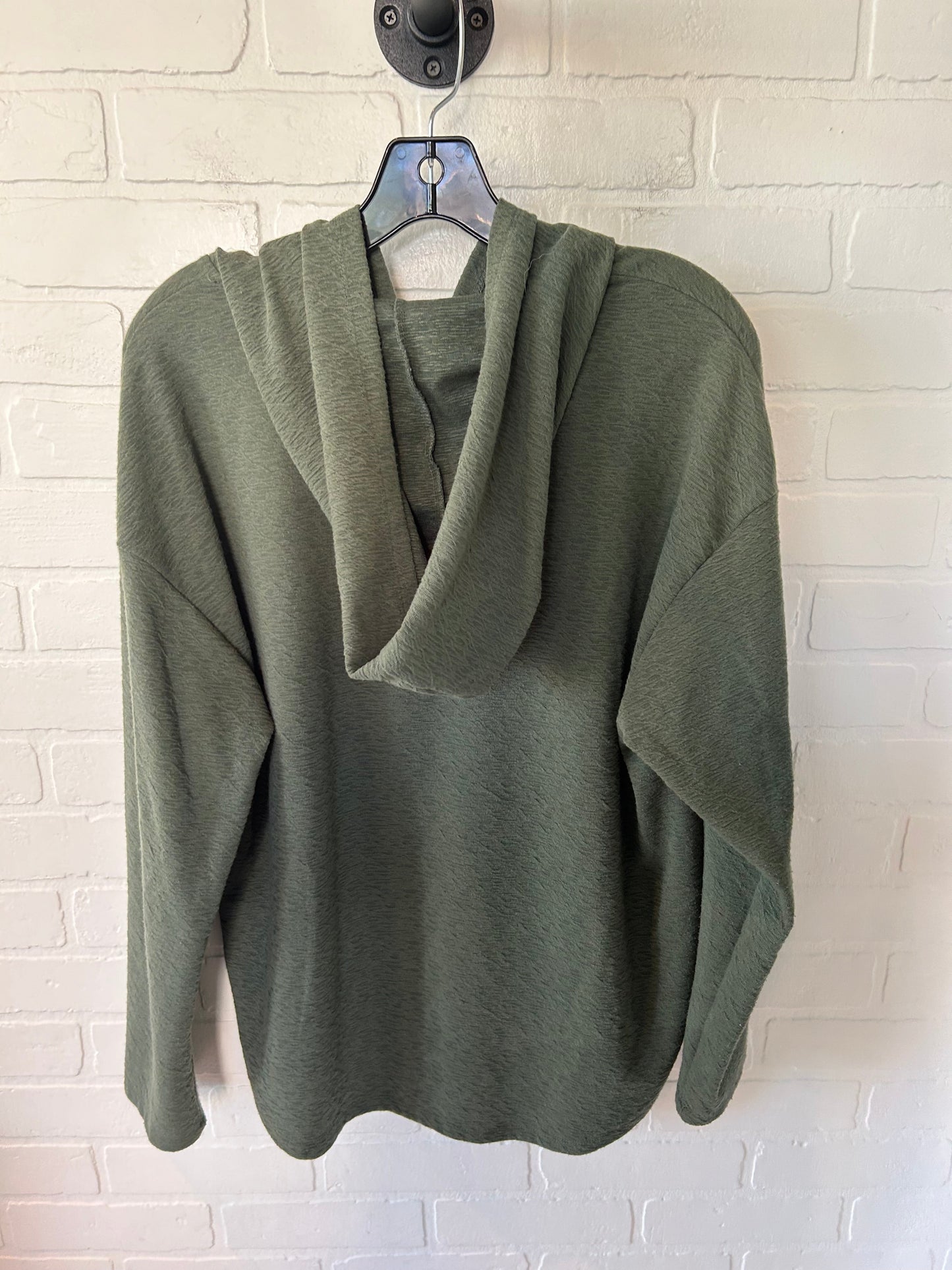 Top Long Sleeve By Retrology In Green, Size: L