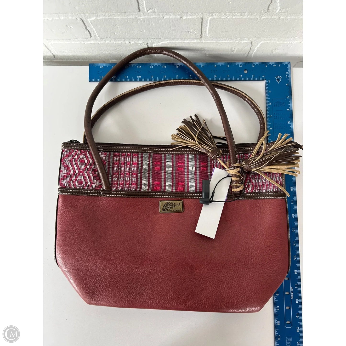 Tote By Clothes Mentor, Size: Medium