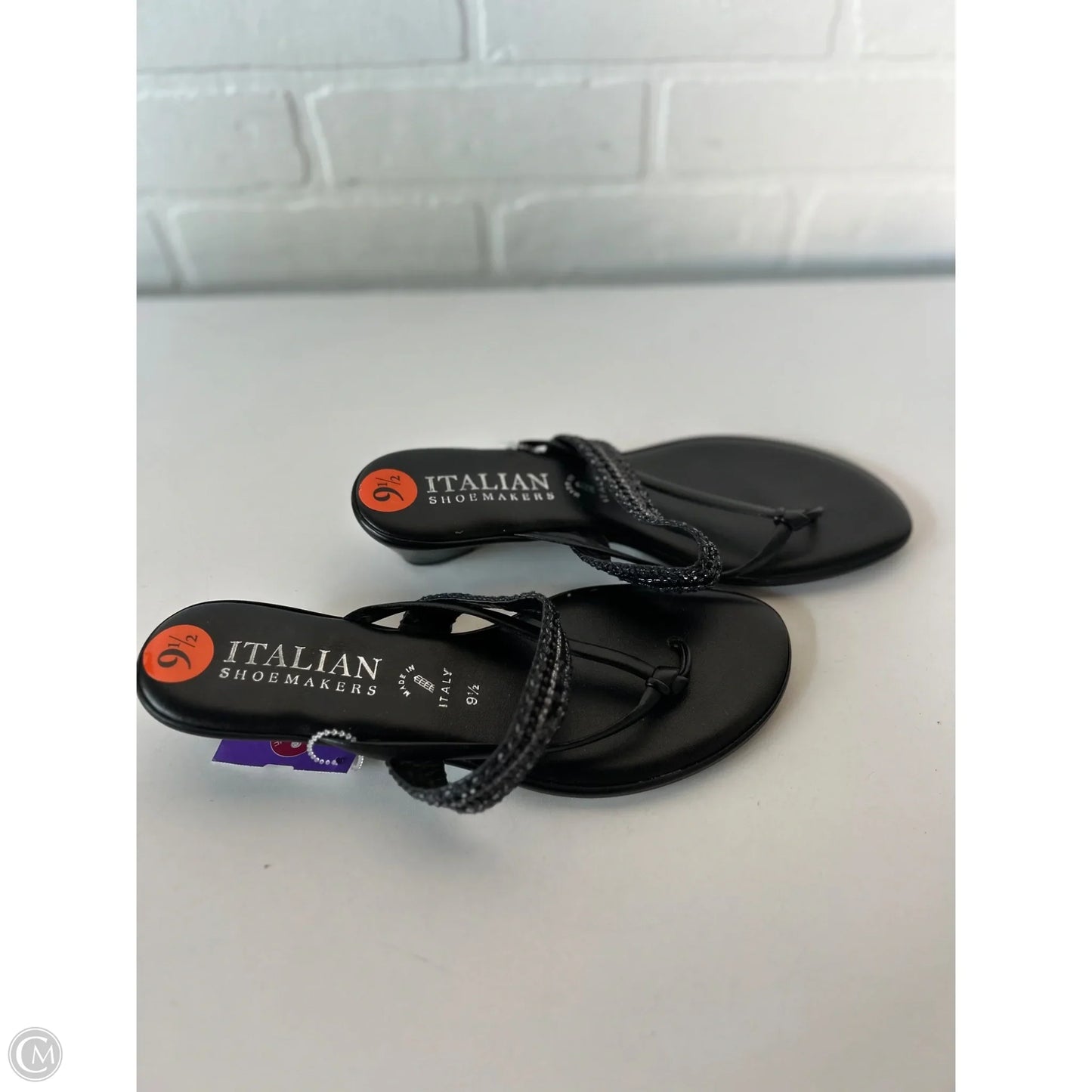Sandals Flats By Italian Shoemakers In Black, Size: 9.5