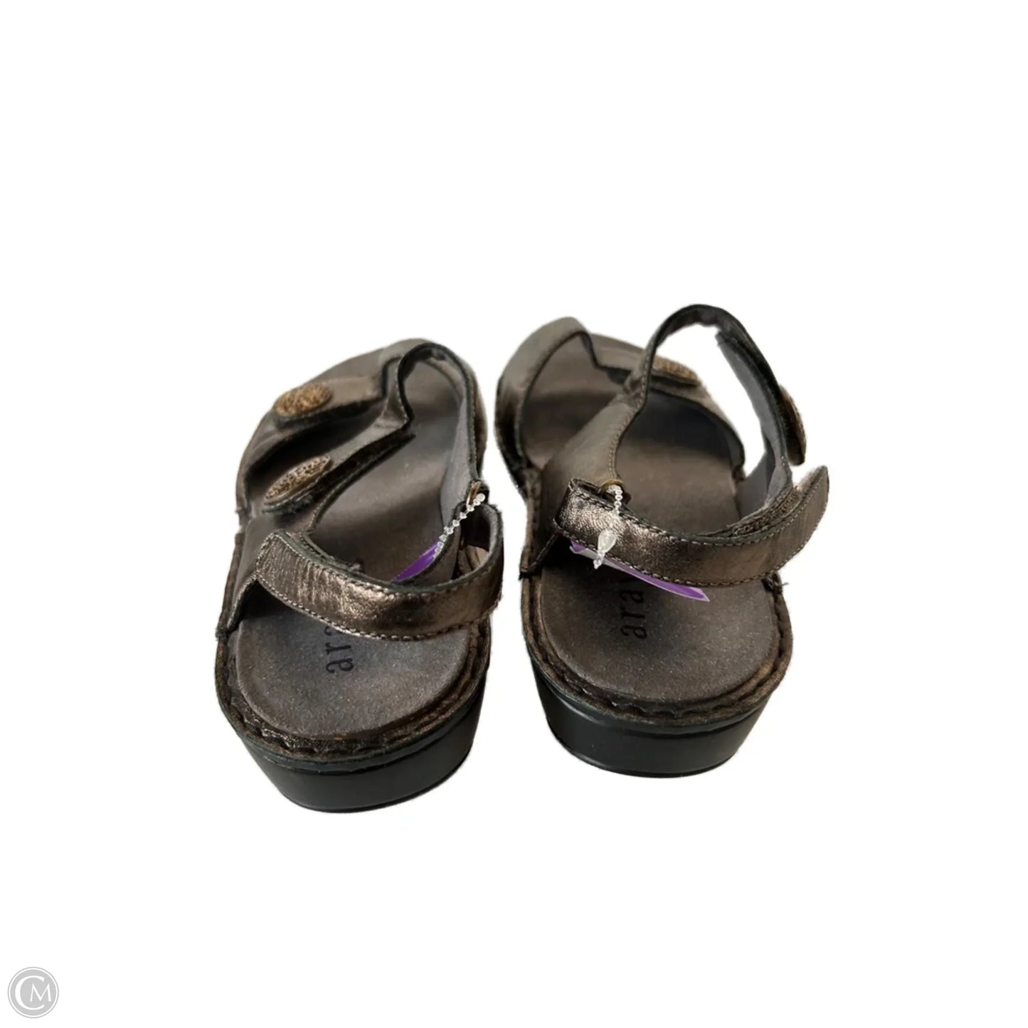 Sandals Flats By New Balance In Grey, Size: 6