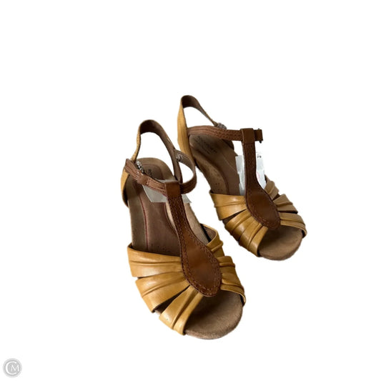 Sandals Flats By Rockport In Yellow, Size: 7.5