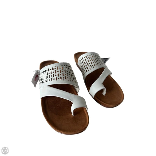 Sandals Flats By Bare Traps In White, Size: 8