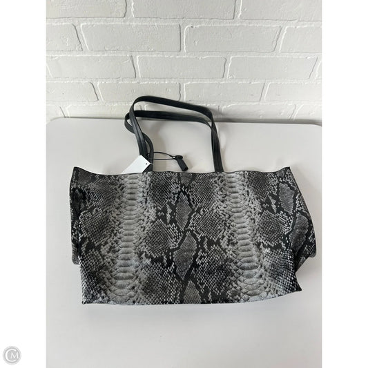 Tote By Clothes Mentor, Size: Medium