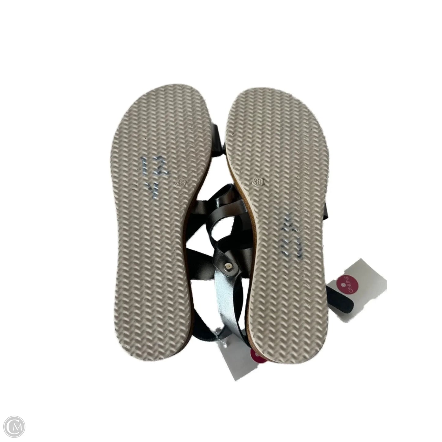 Sandals Flats By Clothes Mentor In Grey & White, Size: 7.5