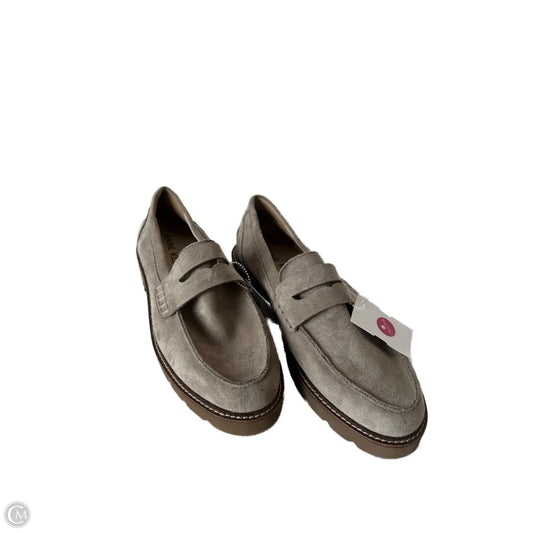 Shoes Flats By Anne Klein In Tan, Size: 9