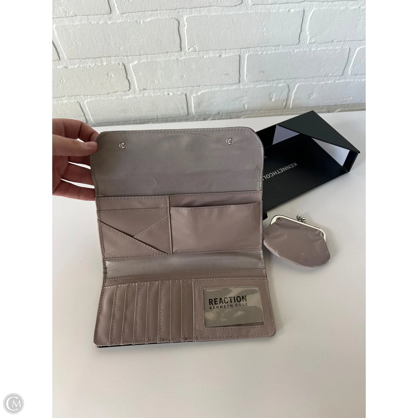 Wallet By Kenneth Cole Reaction, Size: Large