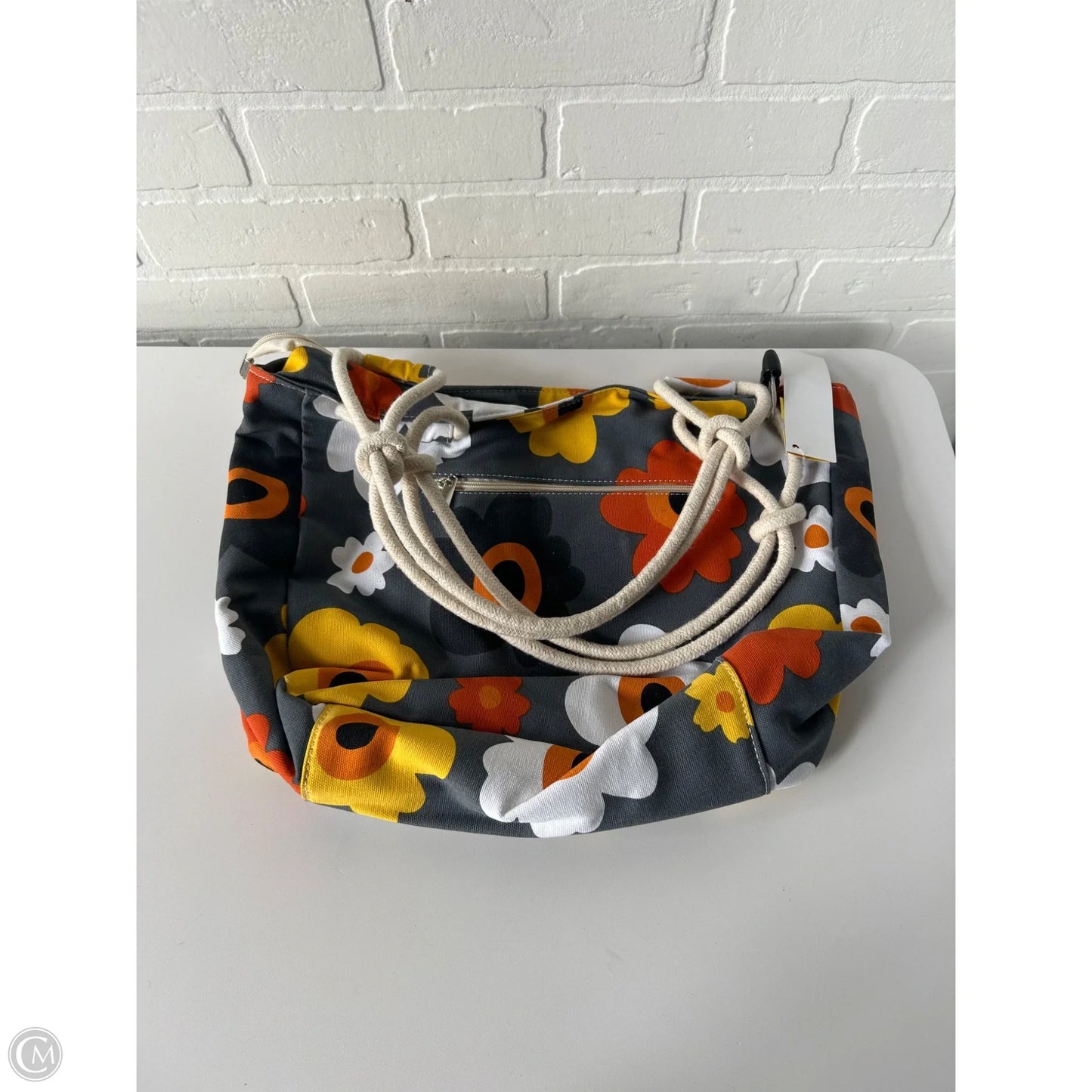 Tote By Clothes Mentor, Size: Medium