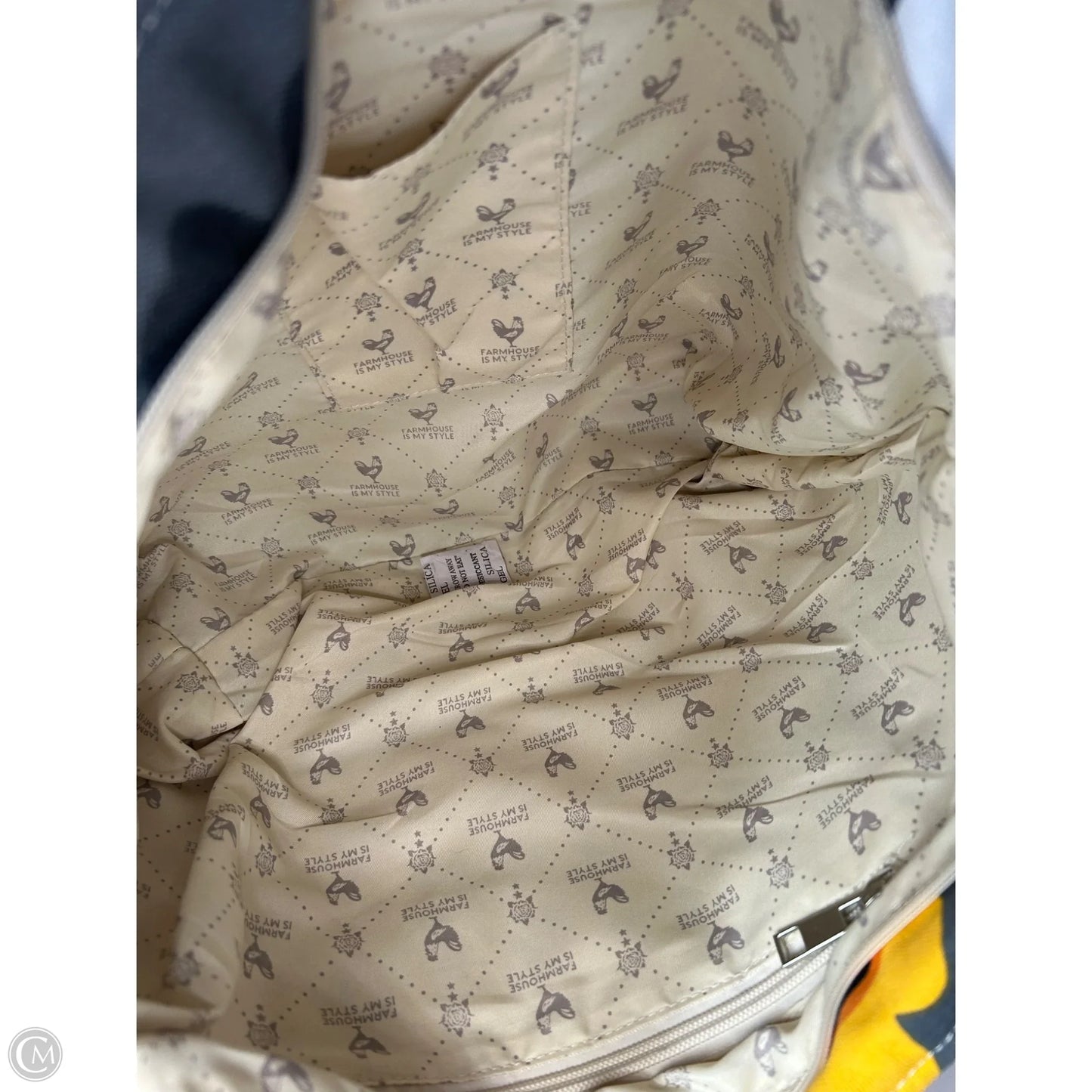 Tote By Clothes Mentor, Size: Medium