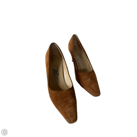 Shoes Luxury Designer By Ferragamo In Tan, Size: 6