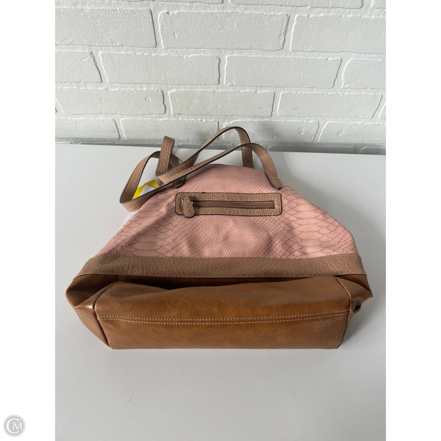 Handbag By Clothes Mentor, Size: Medium