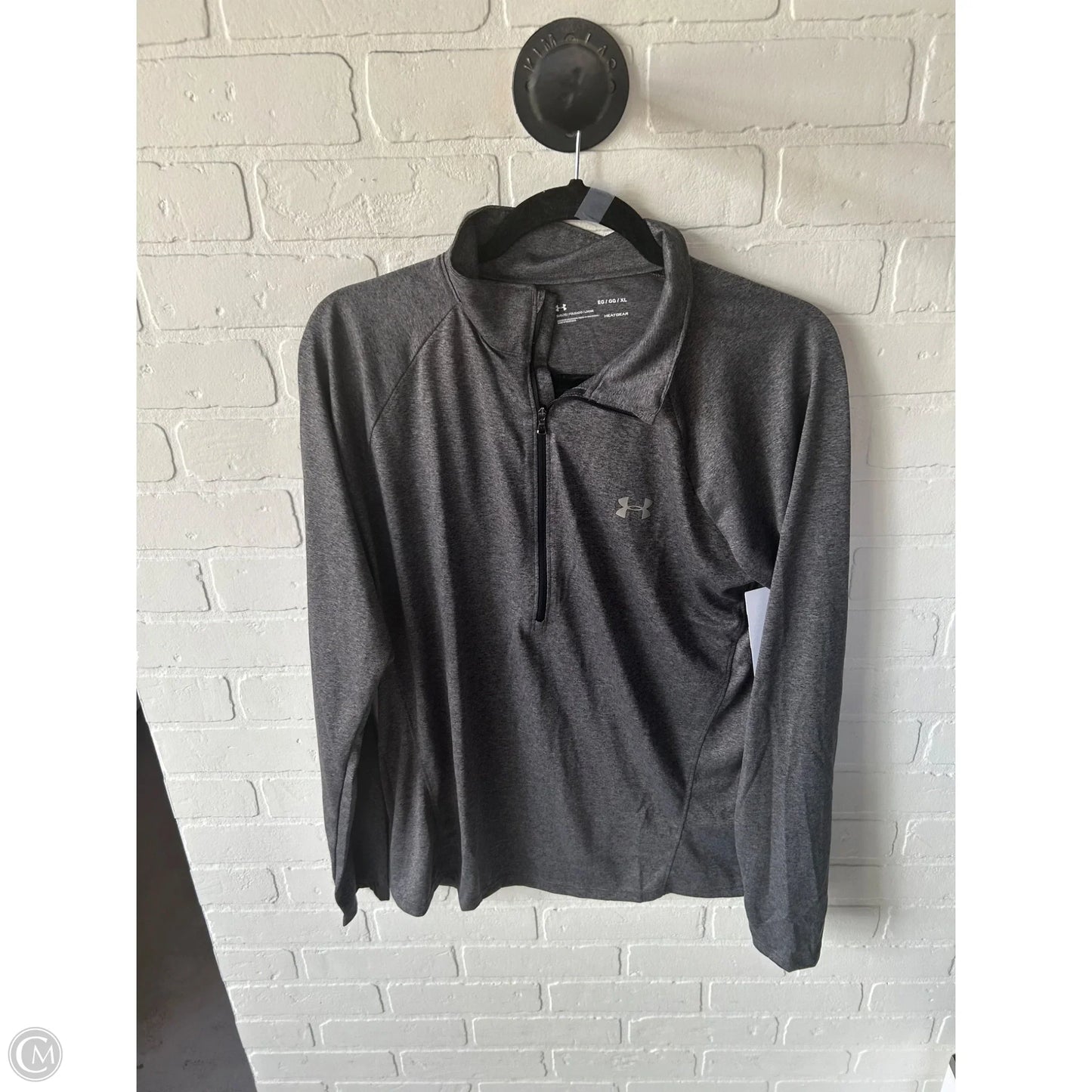 Athletic Top Long Sleeve Collar By Under Armour In Grey, Size: Xl