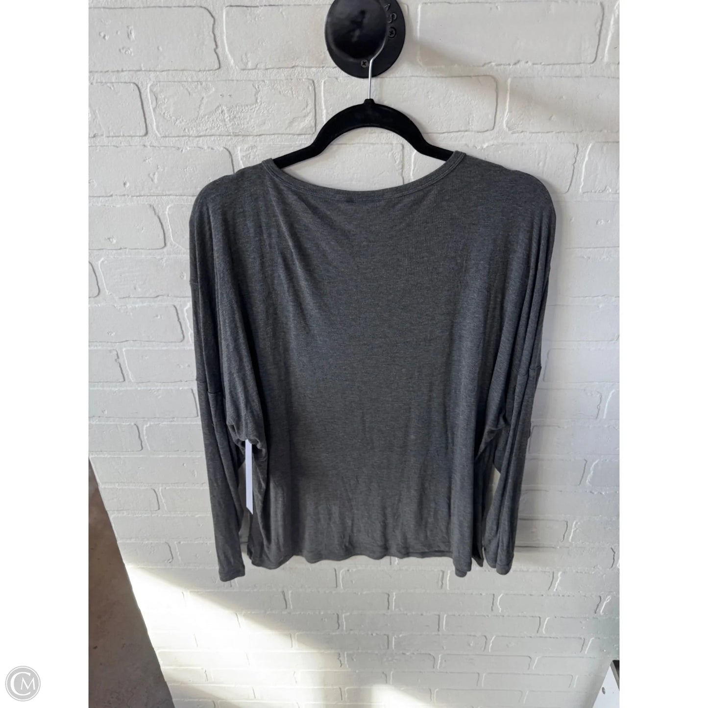 Top Long Sleeve Basic By Cabi In Grey, Size: L