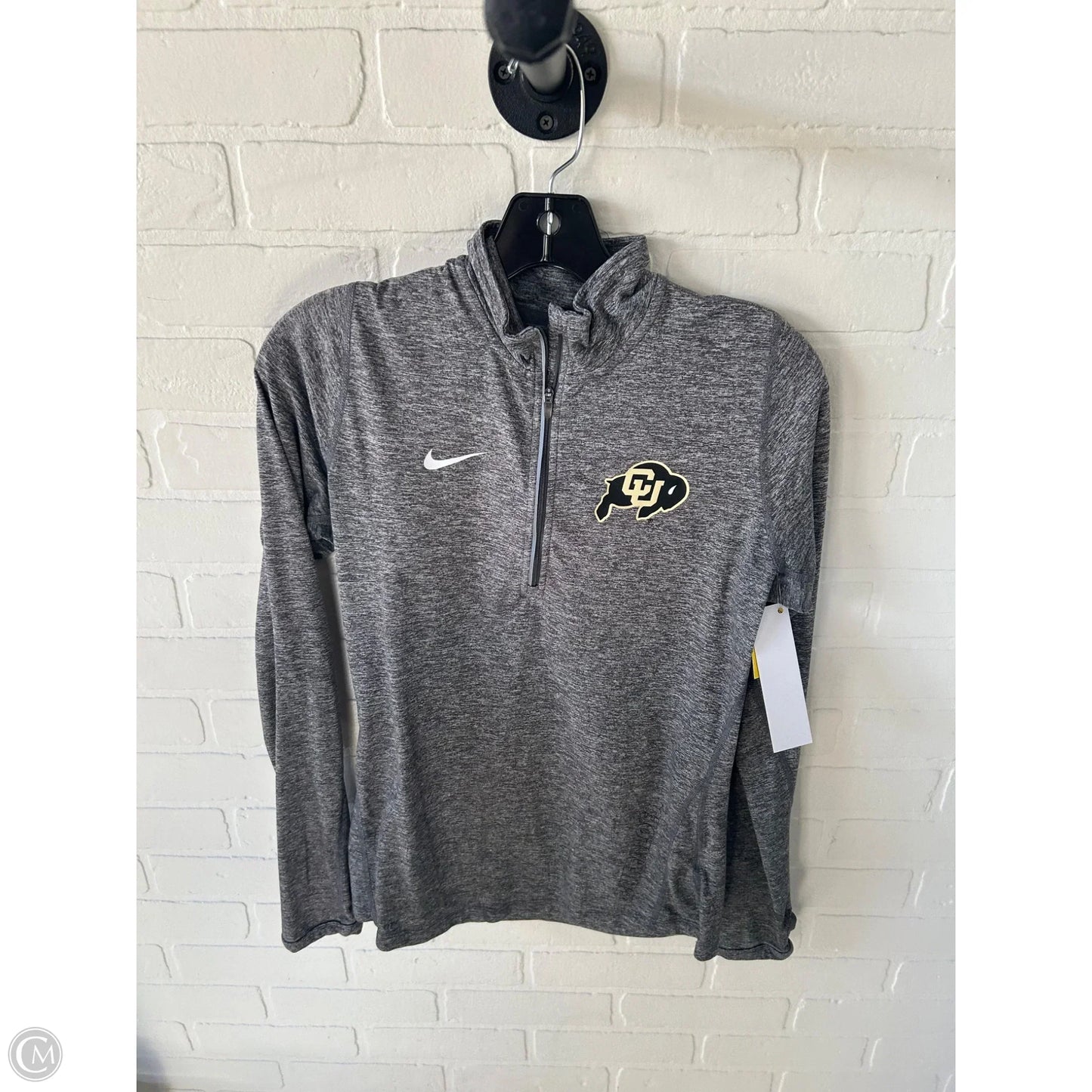 Athletic Top Long Sleeve Collar By Nike In Grey, Size: S