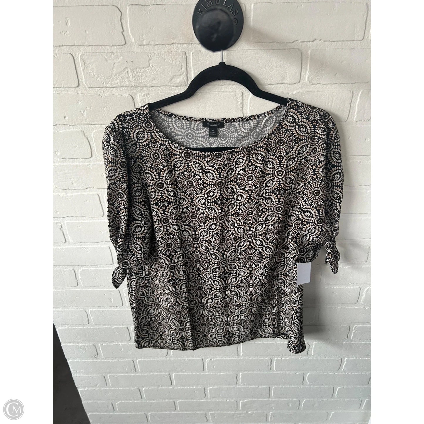 Top Short Sleeve By Ann Taylor In Black & Tan, Size: M