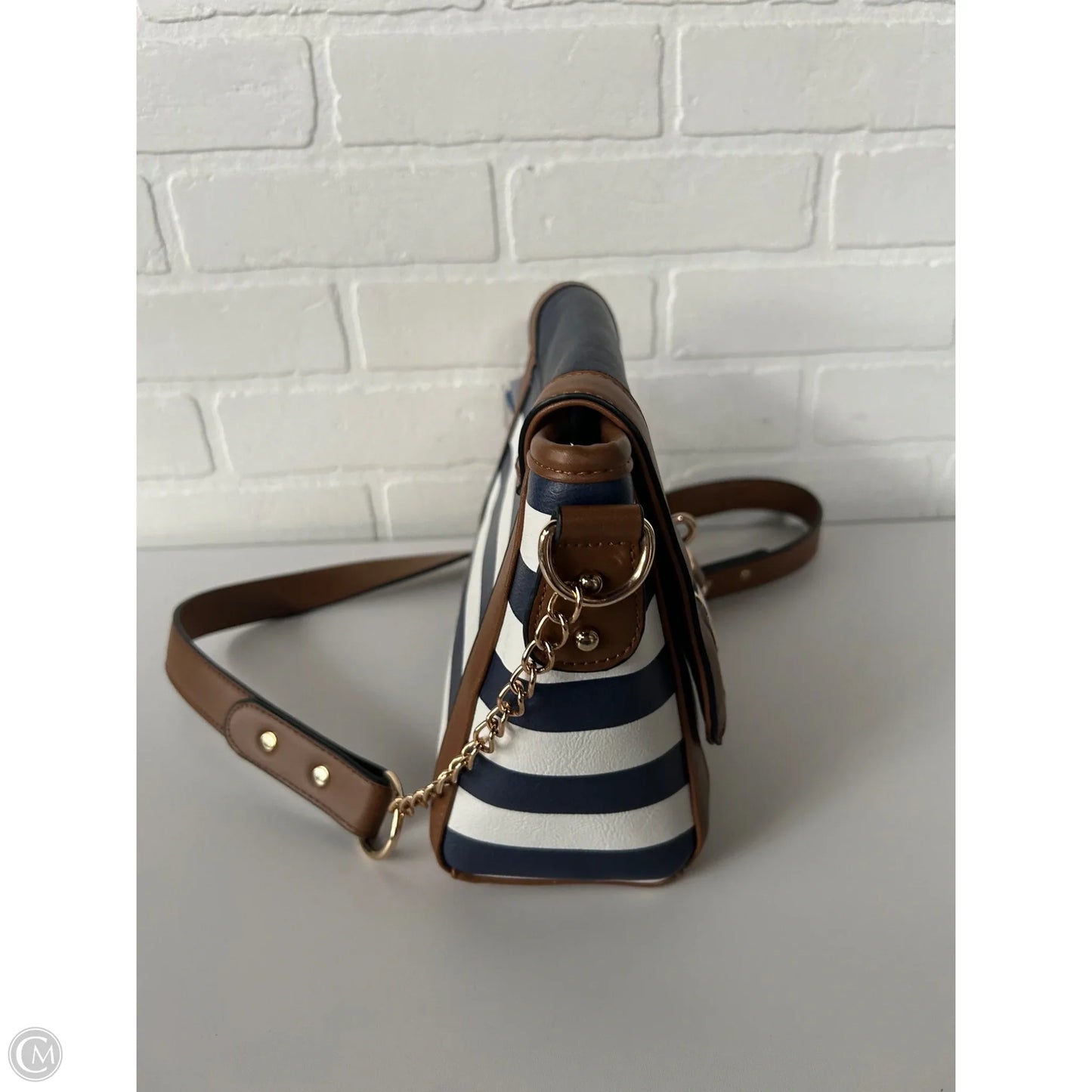 Crossbody By Clothes Mentor, Size: Medium