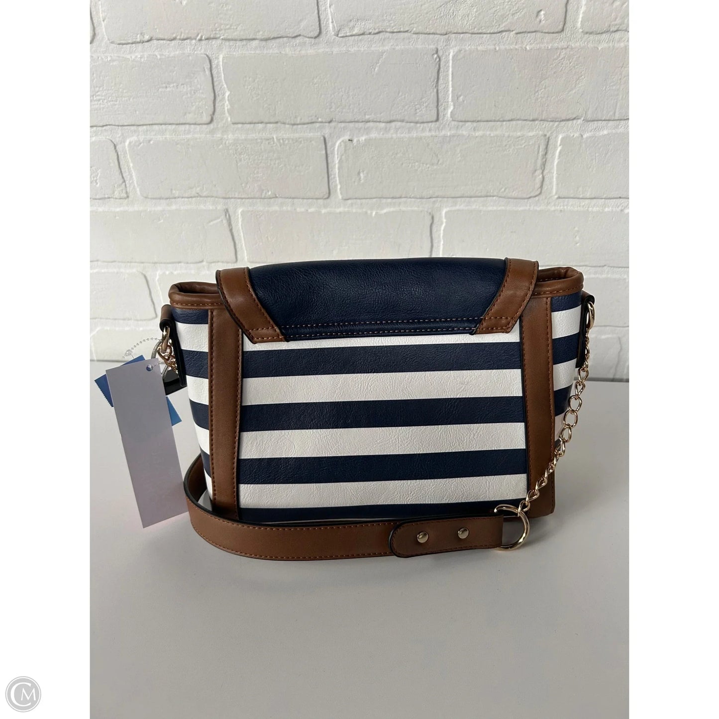 Crossbody By Clothes Mentor, Size: Medium