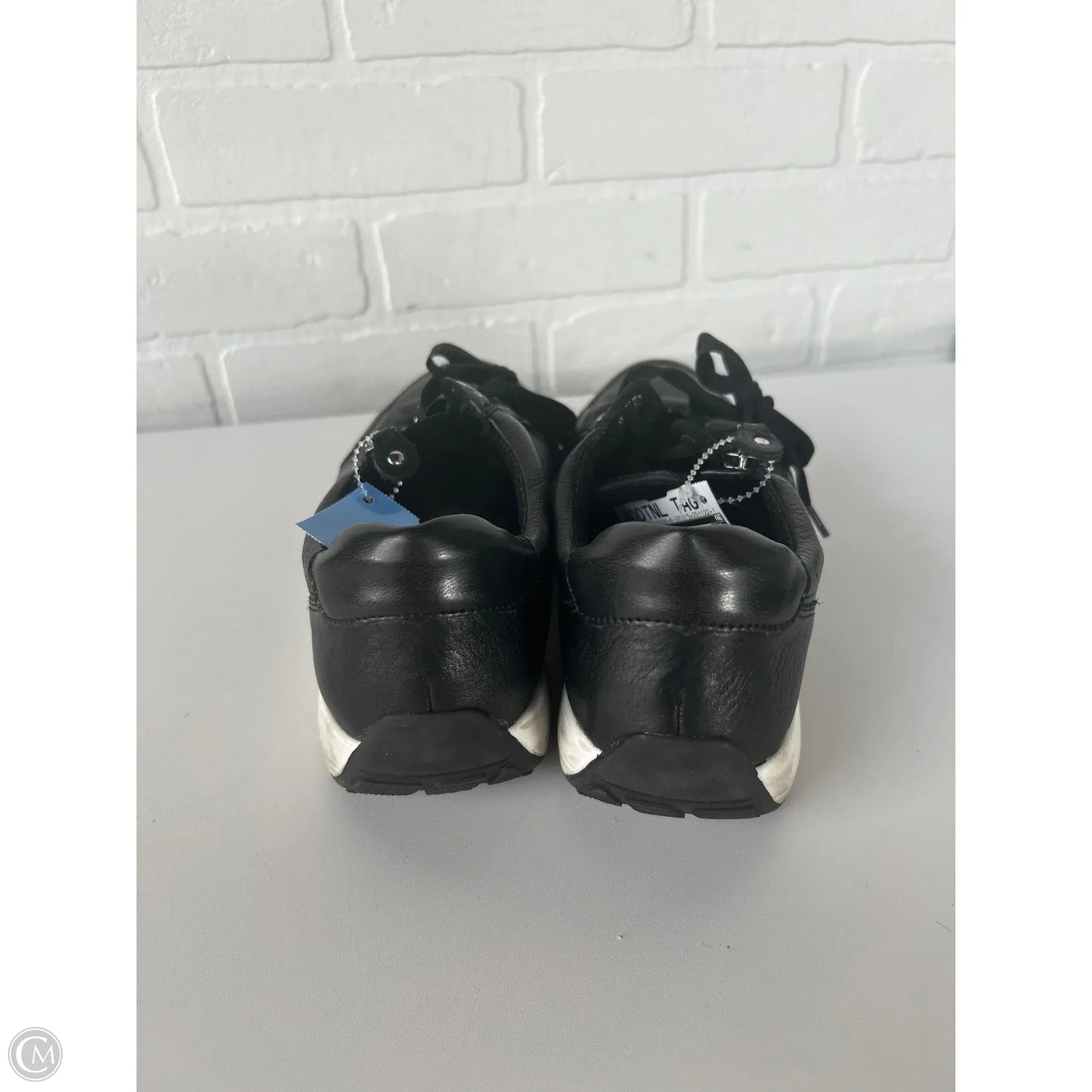 Shoes Sneakers By Cmc In Black & White, Size: 6.5