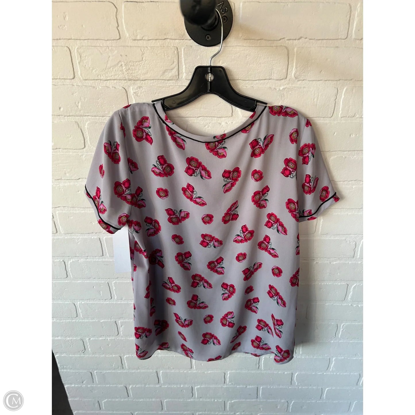Top Short Sleeve By Ann Taylor In Grey & Red, Size: M