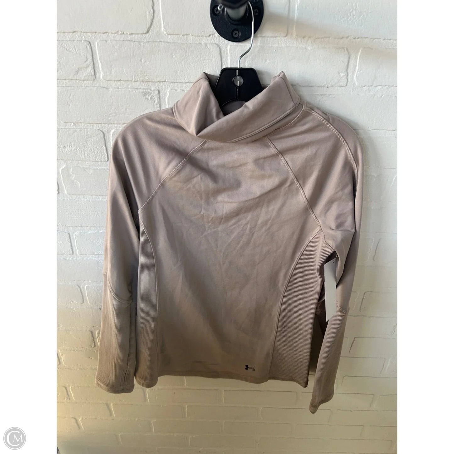 Athletic Top Long Sleeve Collar By Under Armour In Tan, Size: S