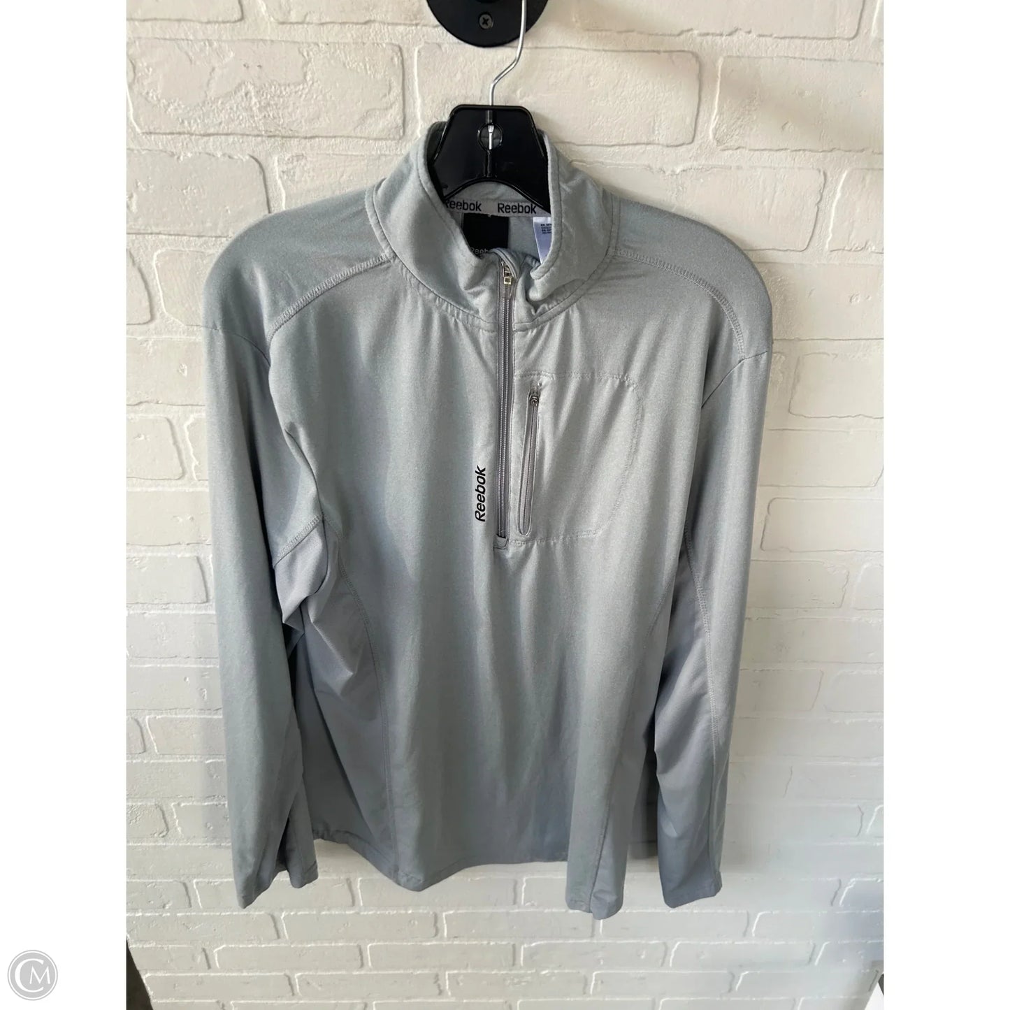 Athletic Top Long Sleeve Collar By Reebok In Grey, Size: M