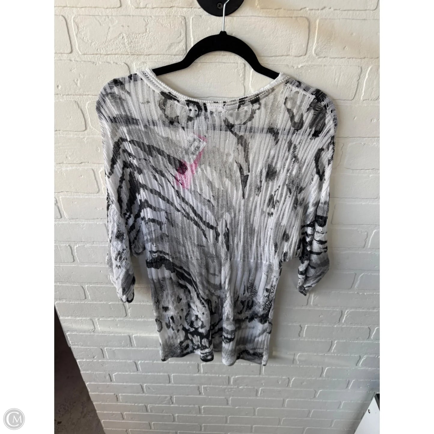 Sweater Short Sleeve By Alberto Makali In Grey & White, Size: L