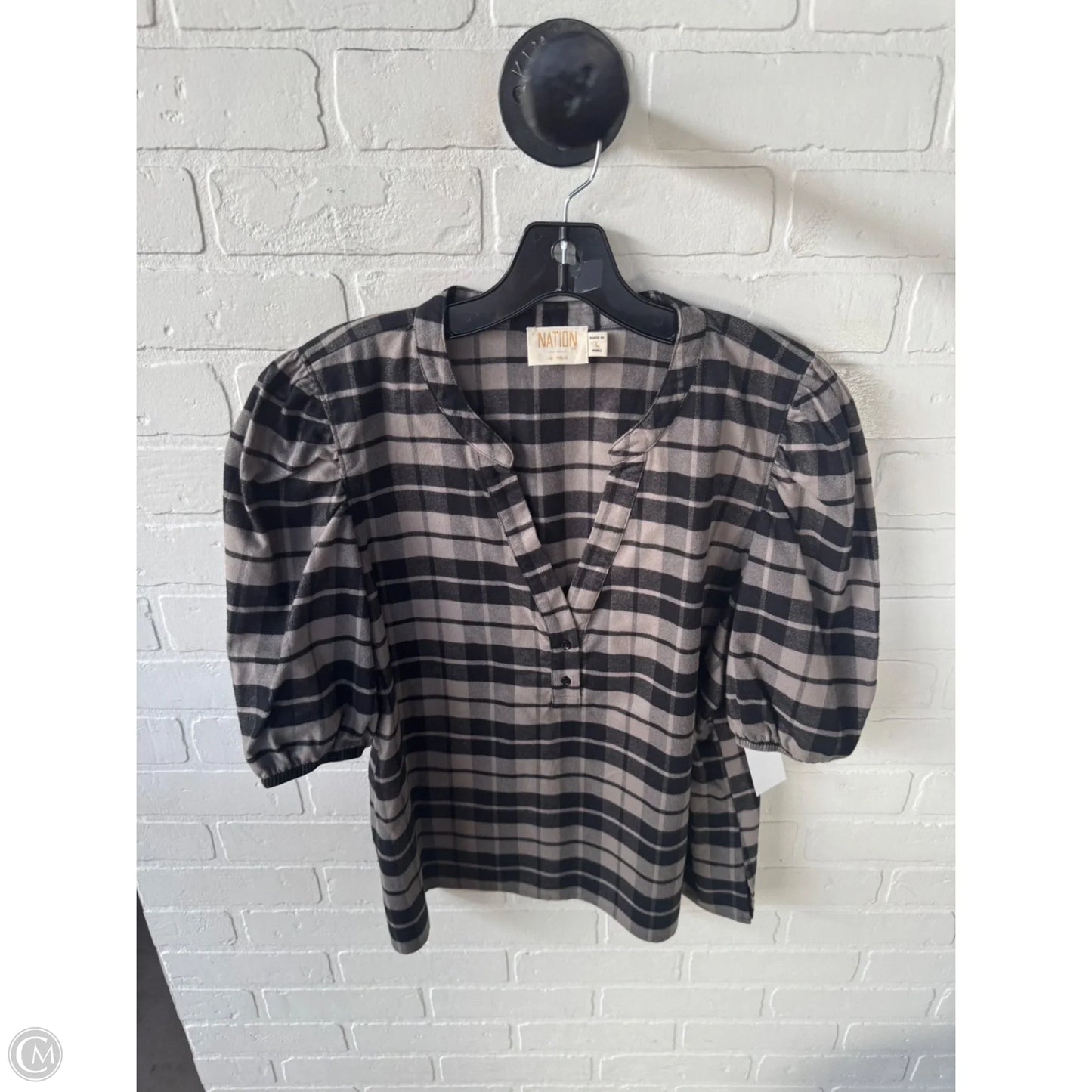 Top Short Sleeve By Nation Ltd In Grey, Size: L