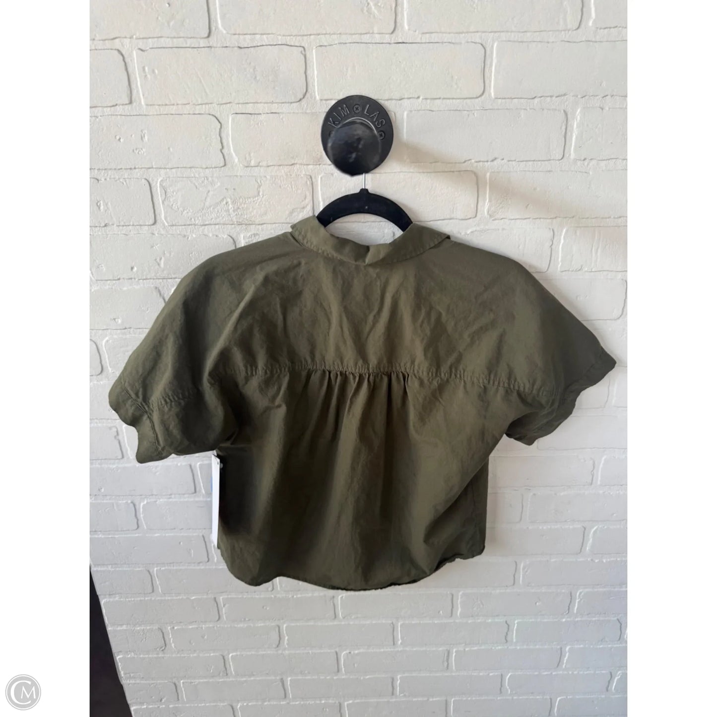 Top Short Sleeve By Universal Thread In Green, Size: S
