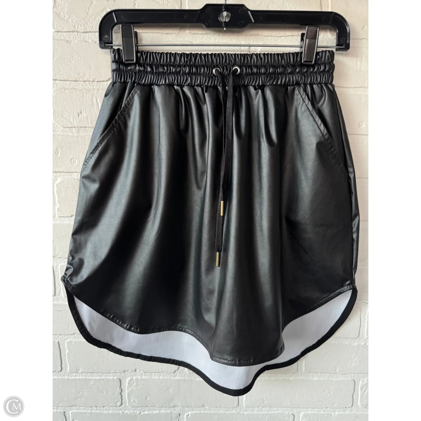 Skirt Mini & Short By Clothes Mentor In Black, Size: 8