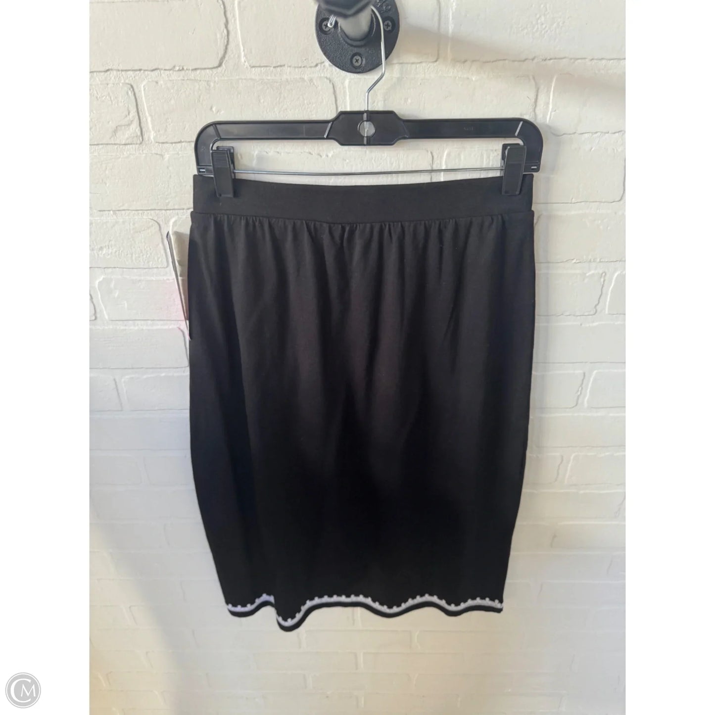 Skirt Midi By Chicos In Black & White, Size: 4
