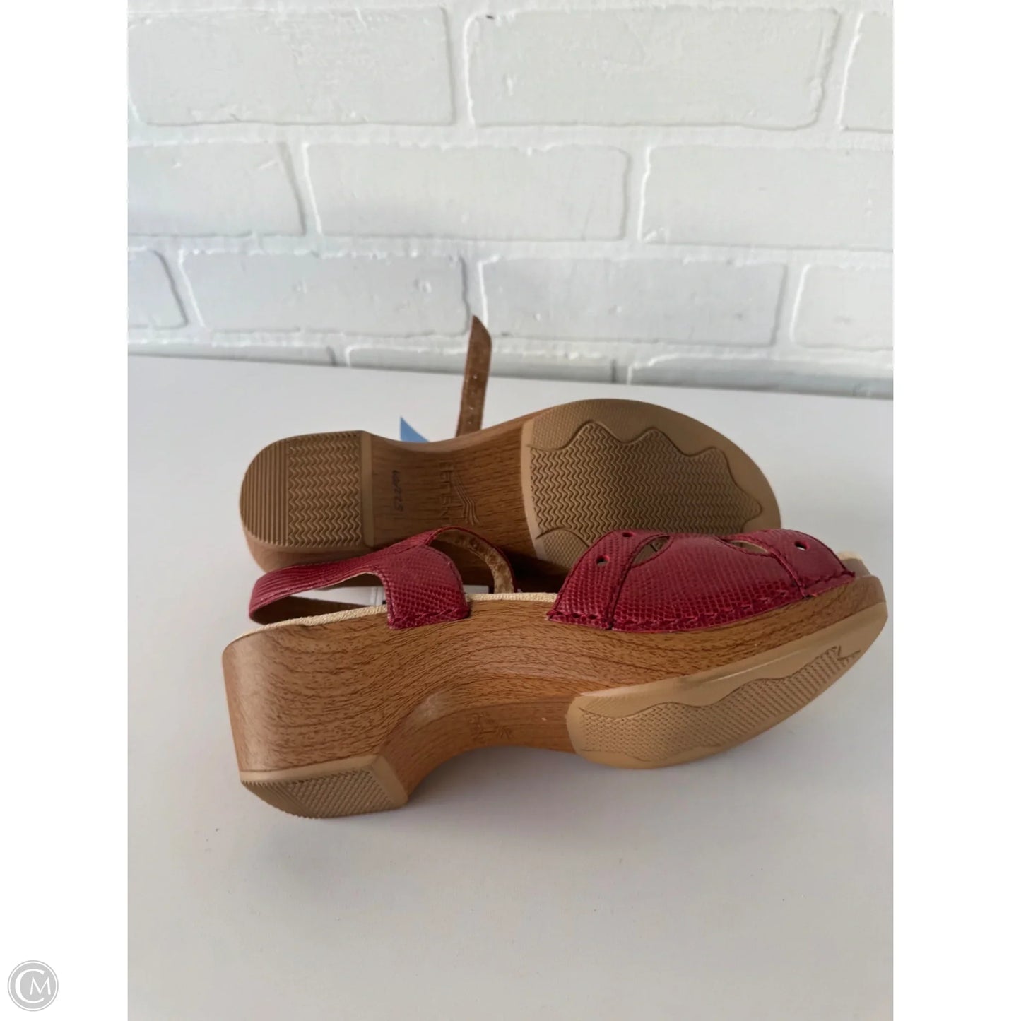 Sandals Heels Block By Dansko In Red & Tan, Size: 7.5