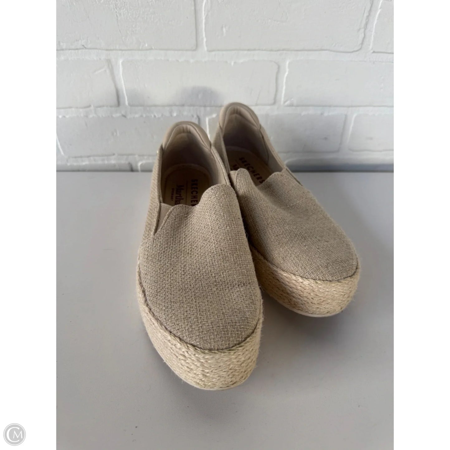 Shoes Flats By Skechers In Tan, Size: 7