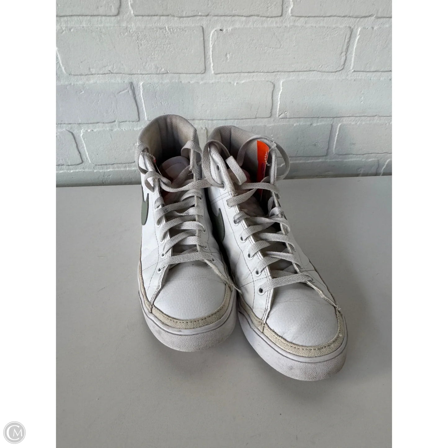 Shoes Sneakers By Nike In Green & White, Size: 8.5