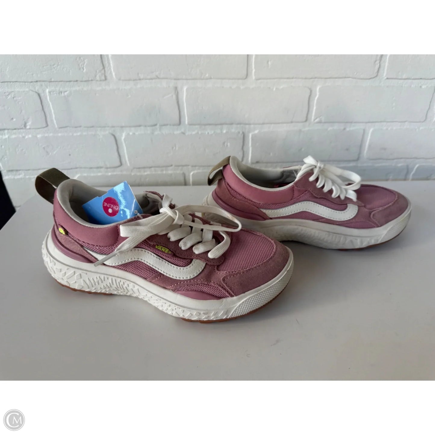 Shoes Sneakers By Vans In Pink & White, Size: 5.5