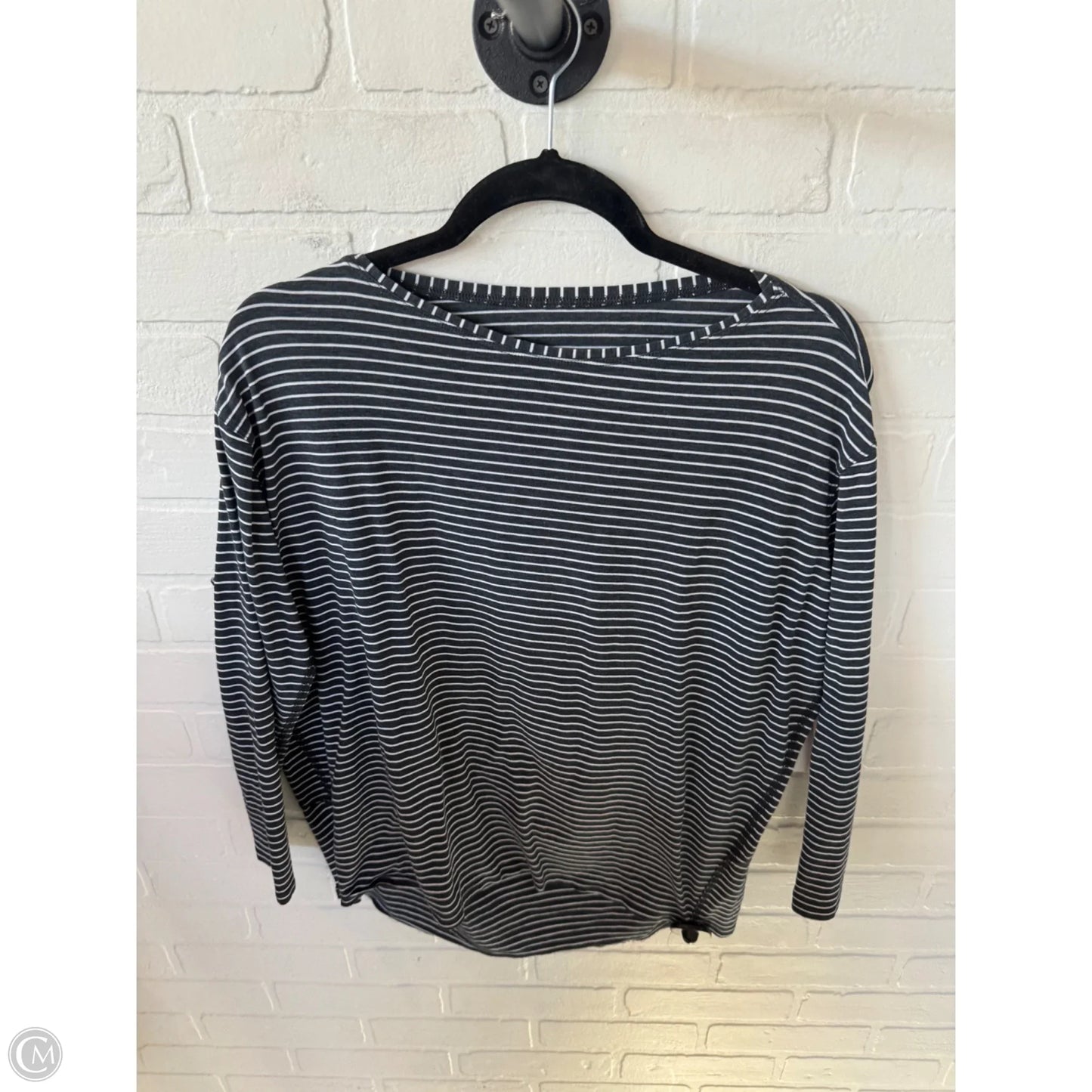 Athletic Top Long Sleeve Crewneck By Lululemon In Grey & White, Size: M