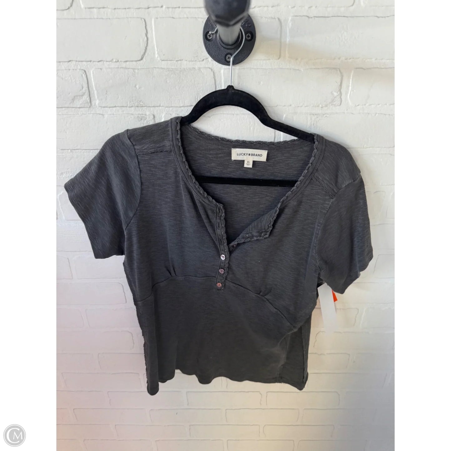 Top Short Sleeve By Lucky Brand In Grey, Size: Xl