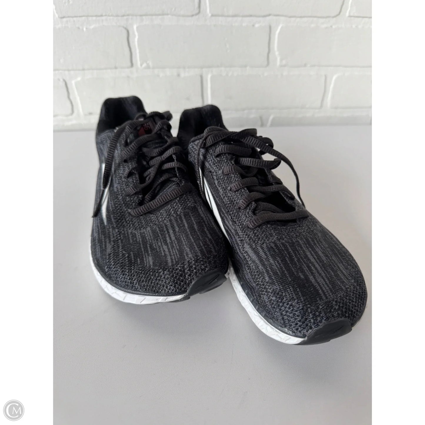 Shoes Athletic By Cmc In Black, Size: 7