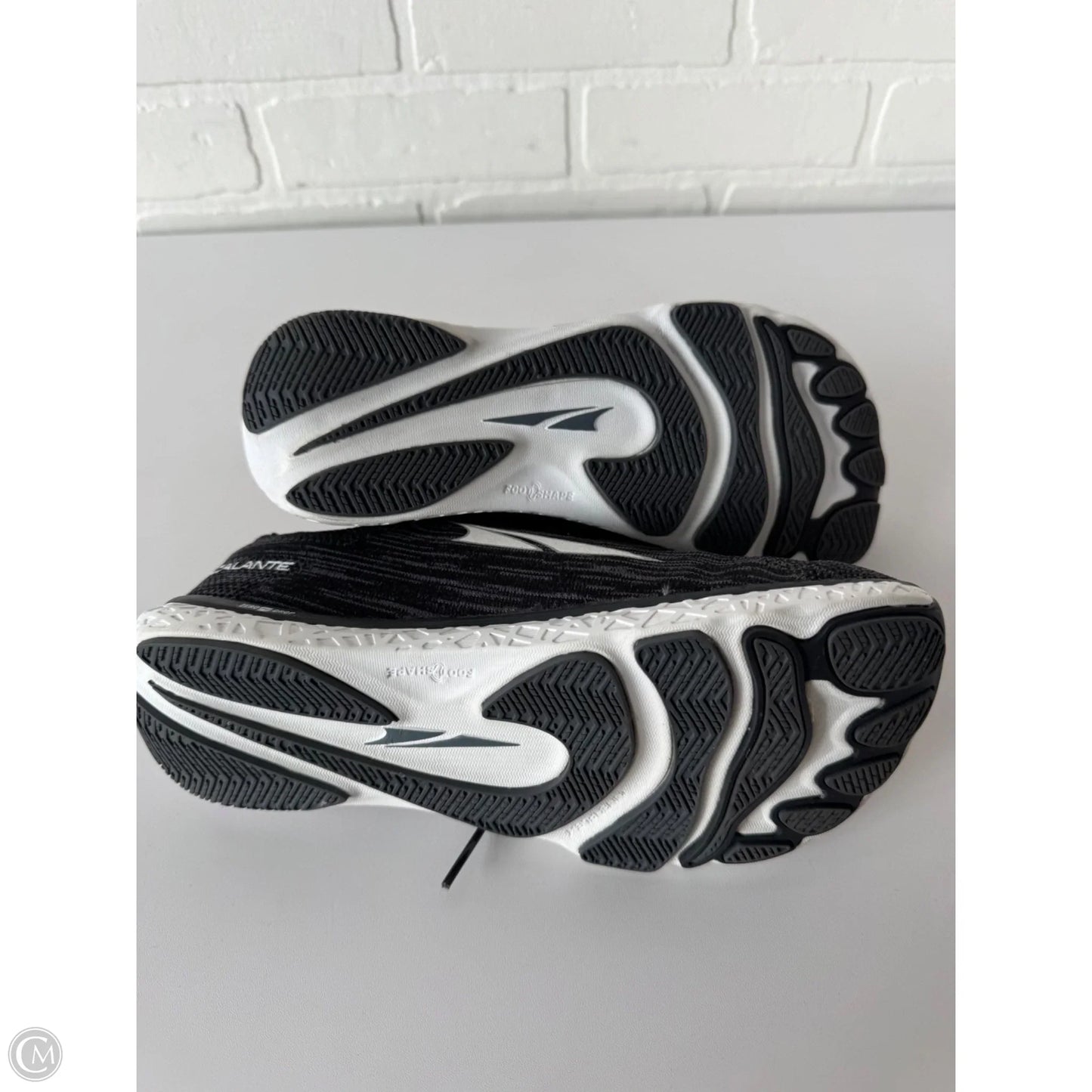 Shoes Athletic By Cmc In Black, Size: 7