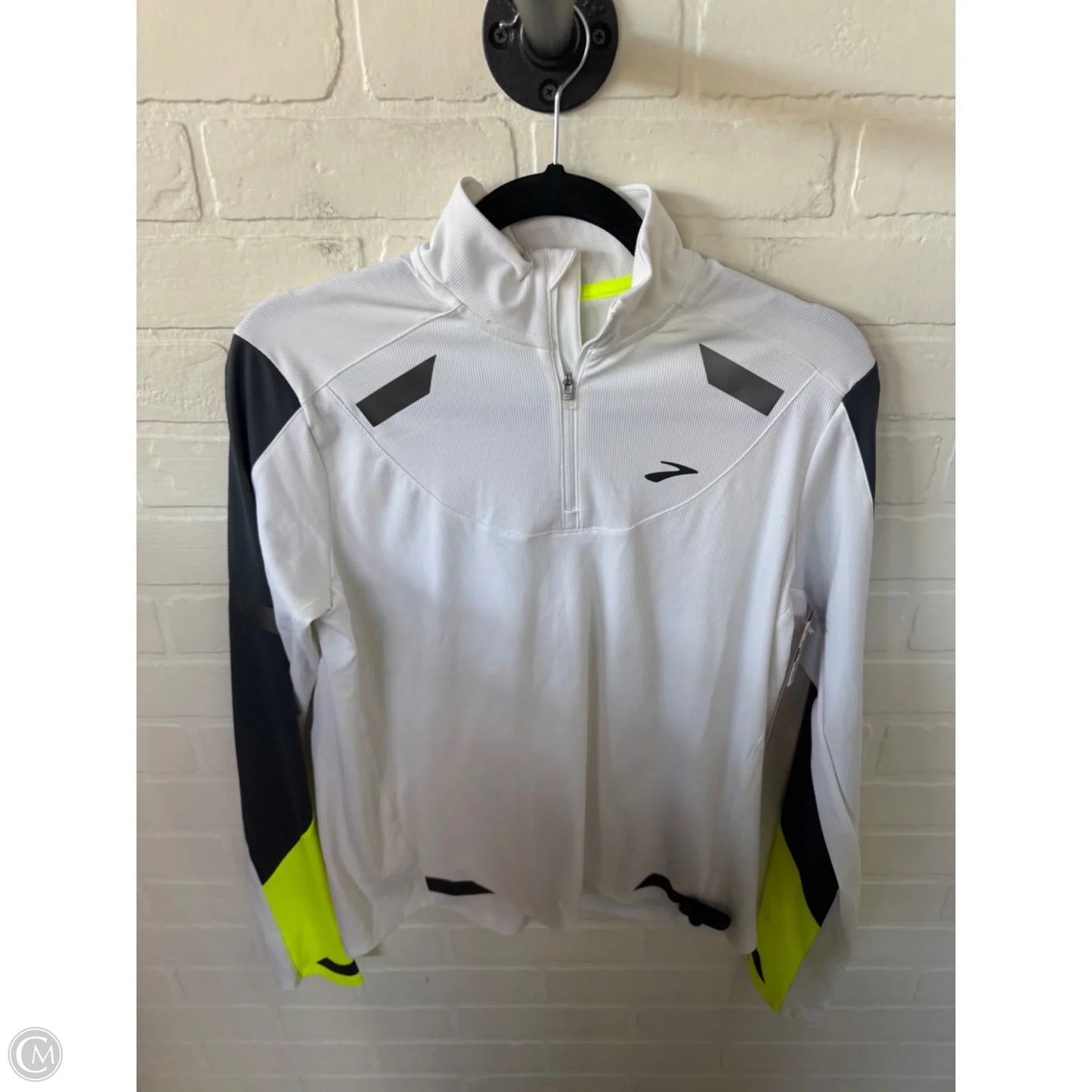 Athletic Top Long Sleeve Collar By Brooks In Cream & Grey, Size: L