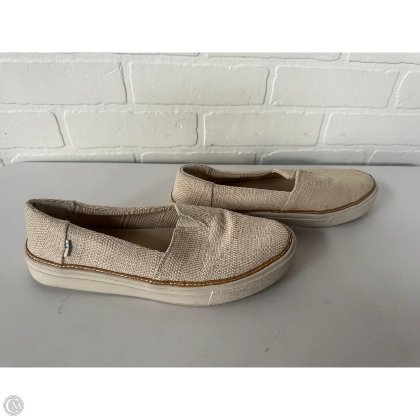 Shoes Sneakers By Toms In Tan, Size: 9