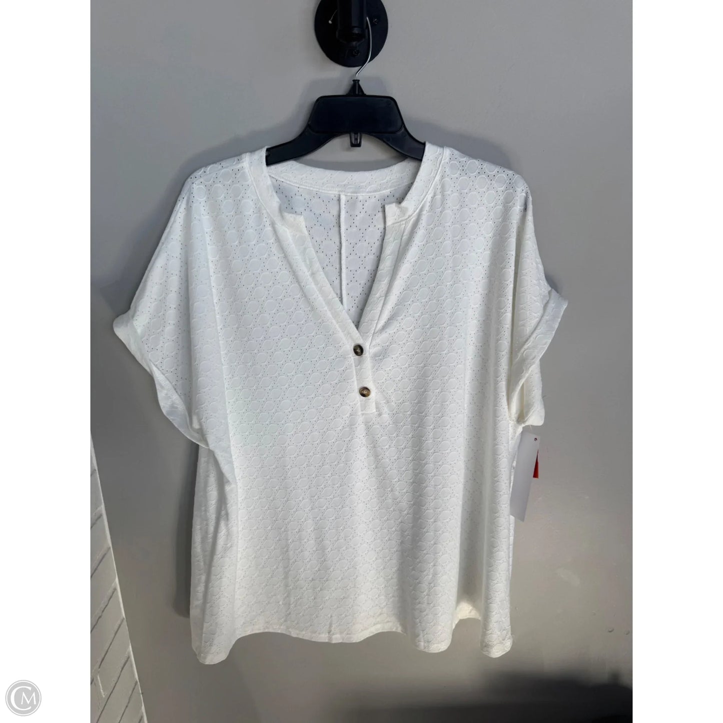 Top Short Sleeve By Cme In White, Size: 3x