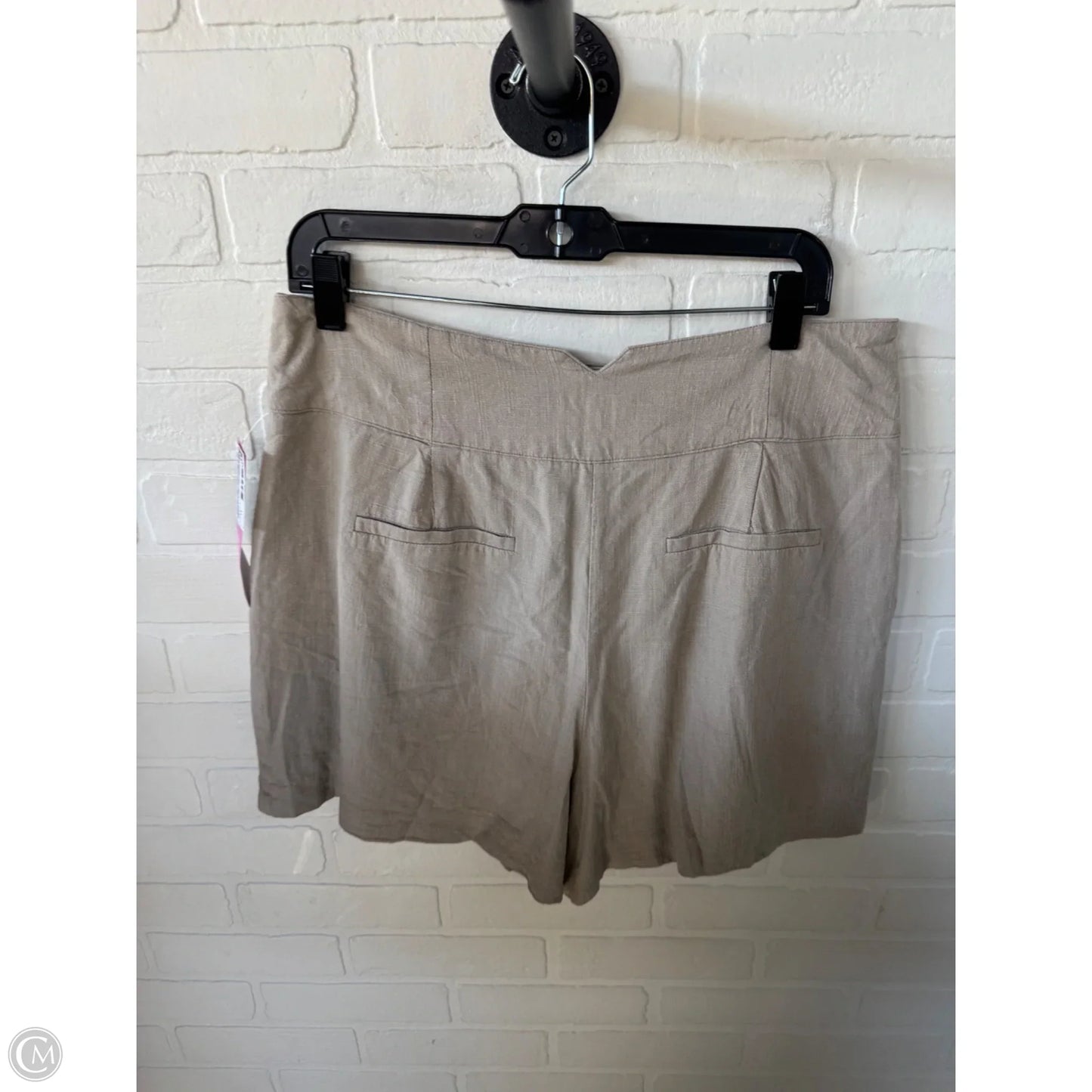 Shorts By Clothes Mentor In Tan, Size: 14