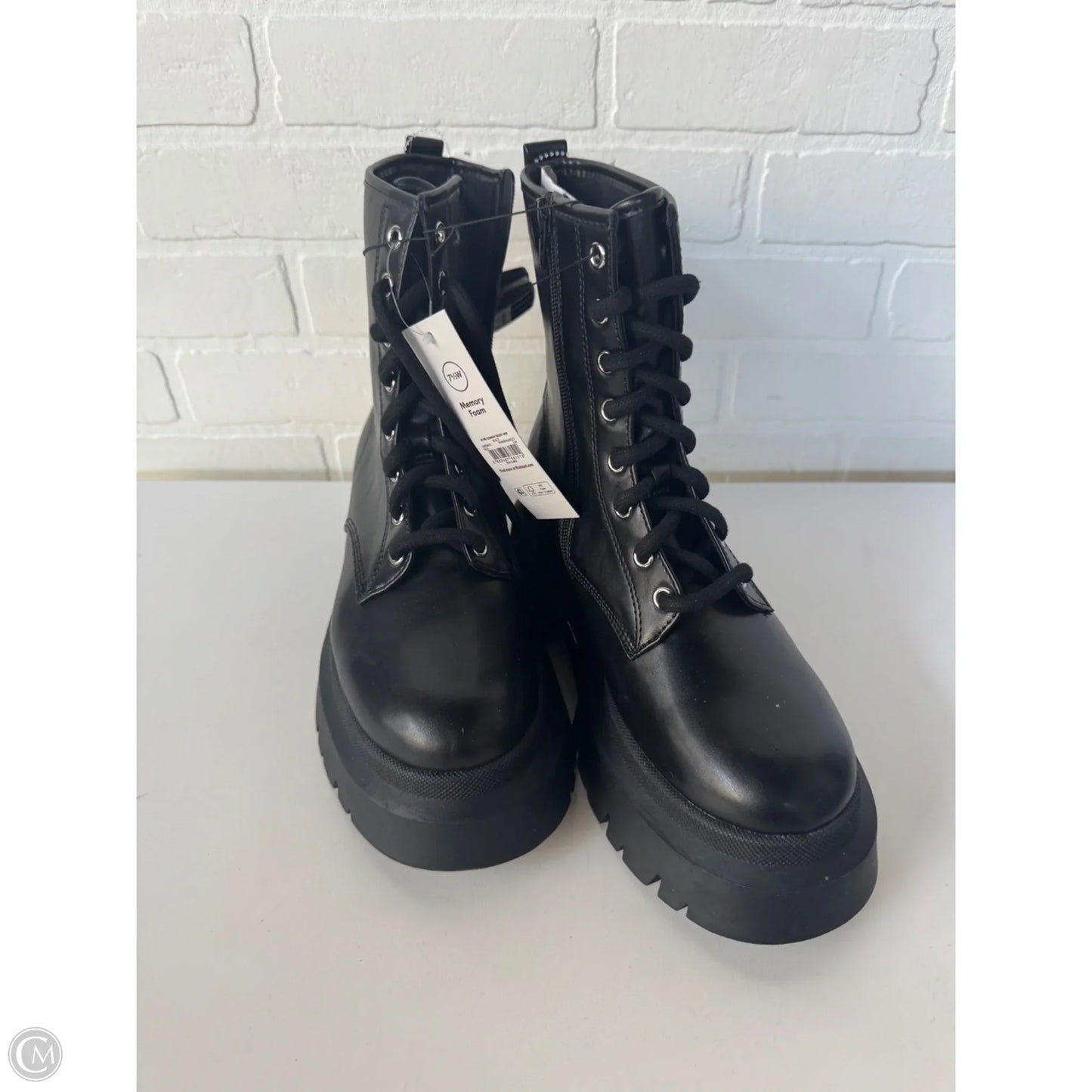 Boots Combat By No Boundaries In Black, Size: 7.5