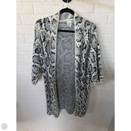 Sweater Cardigan By Akemi And Kin In Black & White, Size: Osfm