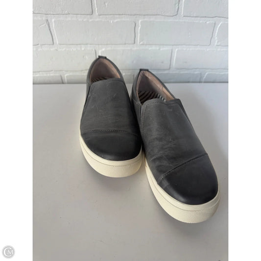 Shoes Sneakers By Taos In Grey, Size: 10